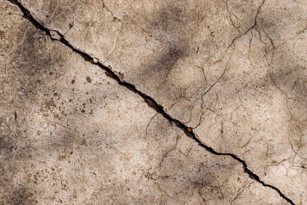 crack in foundation