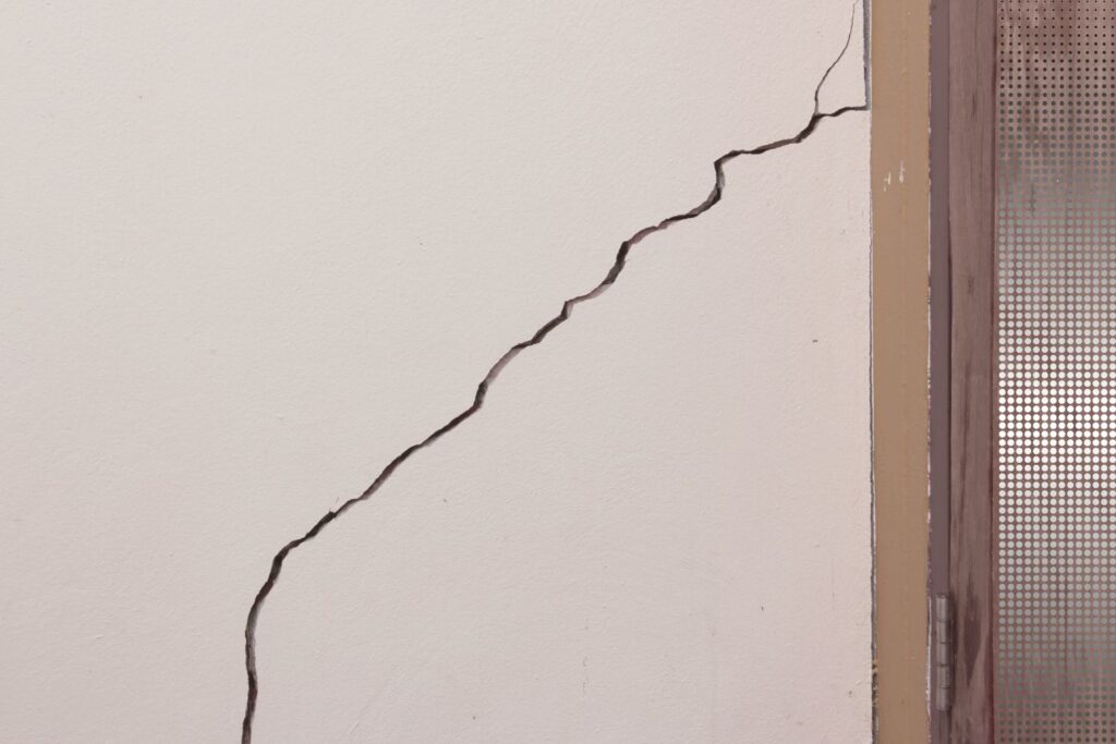 basement wall cracks